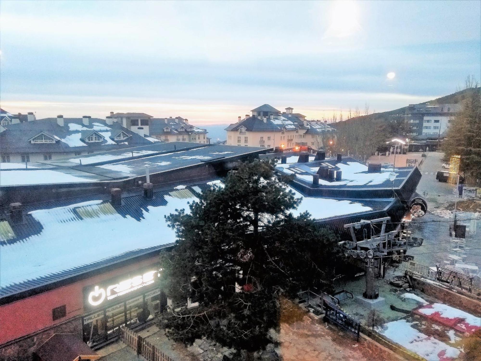 Ski Plaza Sierra Nevada & Zona Baja Phòng bức ảnh