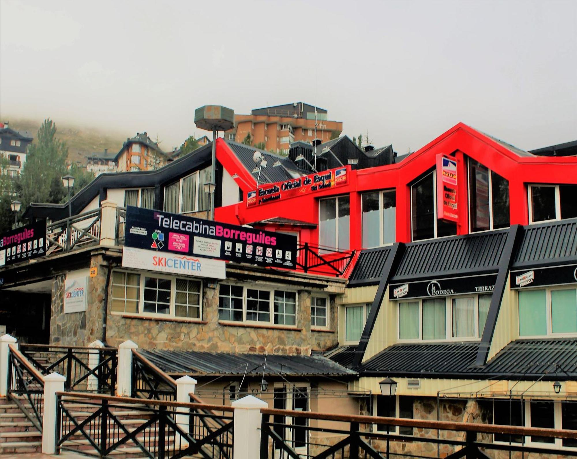 Ski Plaza Sierra Nevada & Zona Baja Phòng bức ảnh